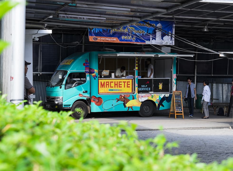 Machete, The Jolly Mexican in Town Manual Jakarta