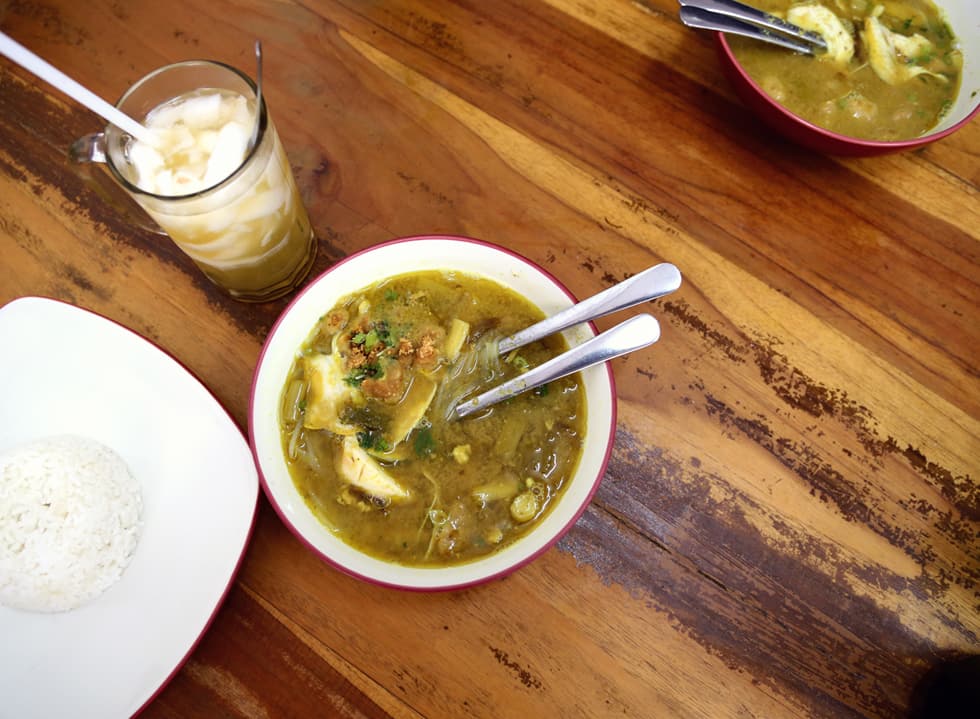 Zest for Chicken in Soto Ambengan Cak Di