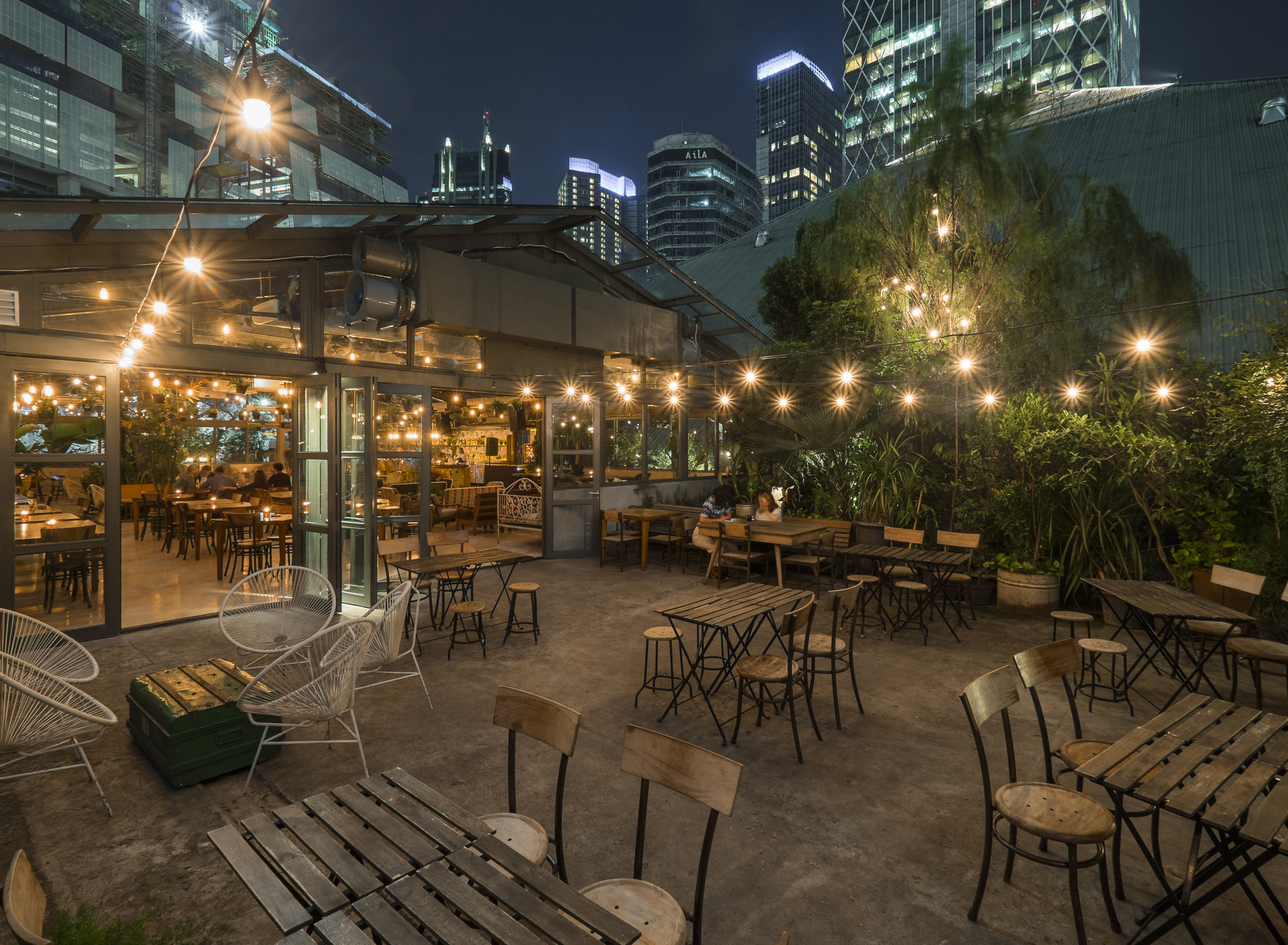 Lucy in the Sky - Fairgrounds SCBD - rooftop bar jakarta 
