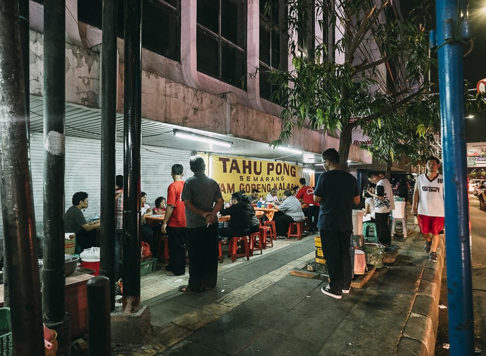 Feasting on Tahu Pong Semarang