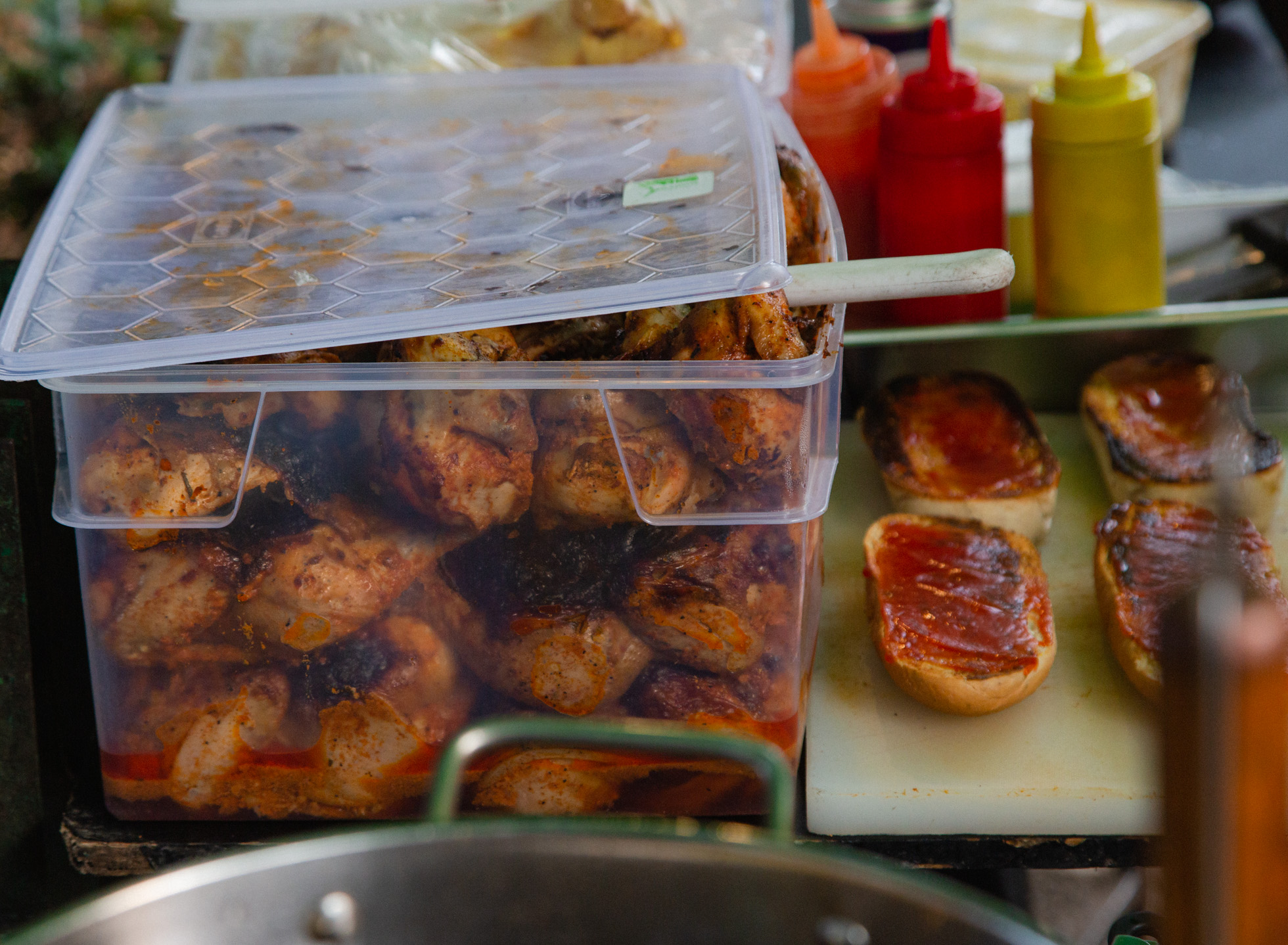 Rowstid Chikin' Brings A Good Kind of Roast Manual Jakarta