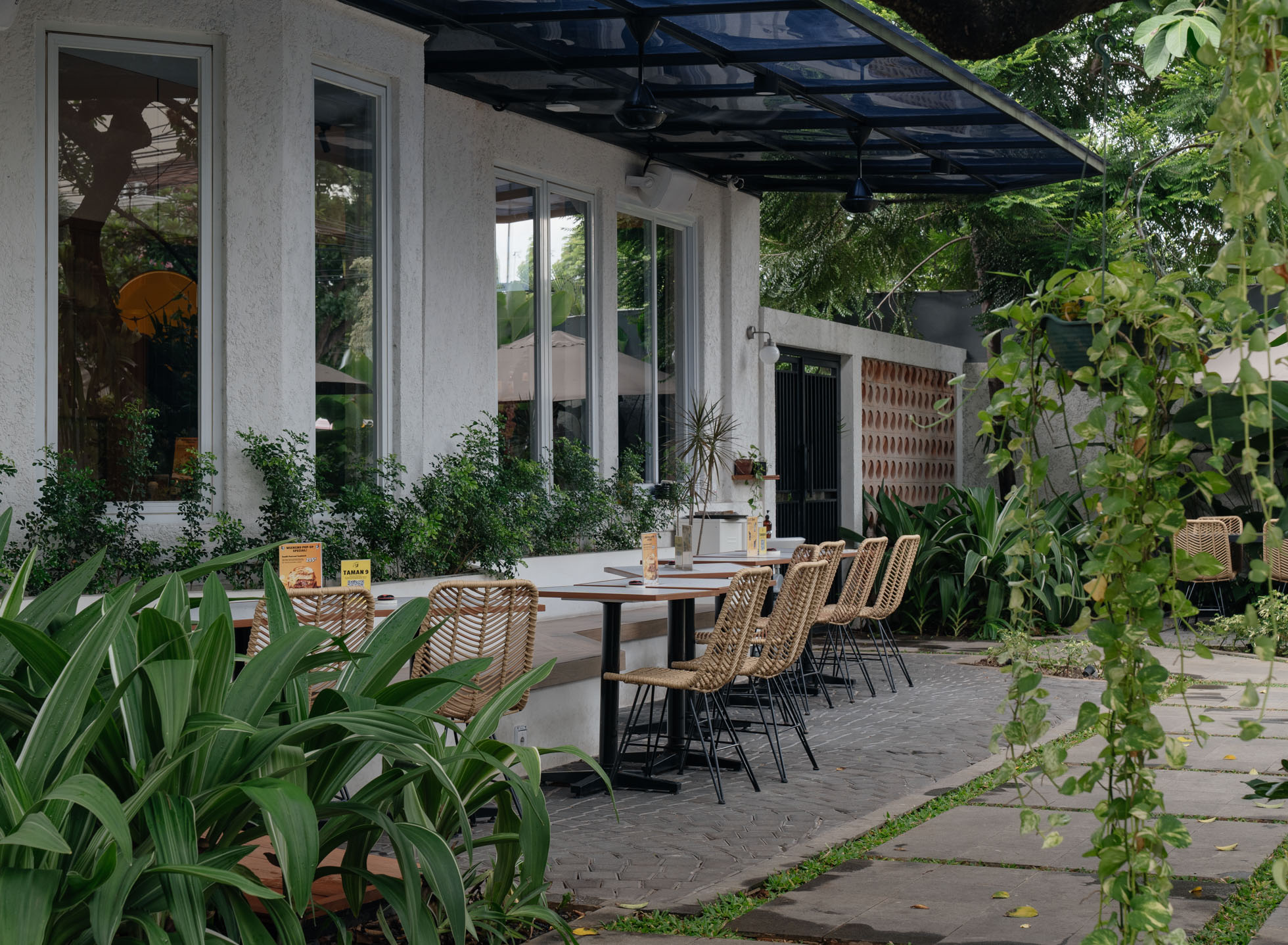 Eat Like a Belly Bandit Manual Jakarta