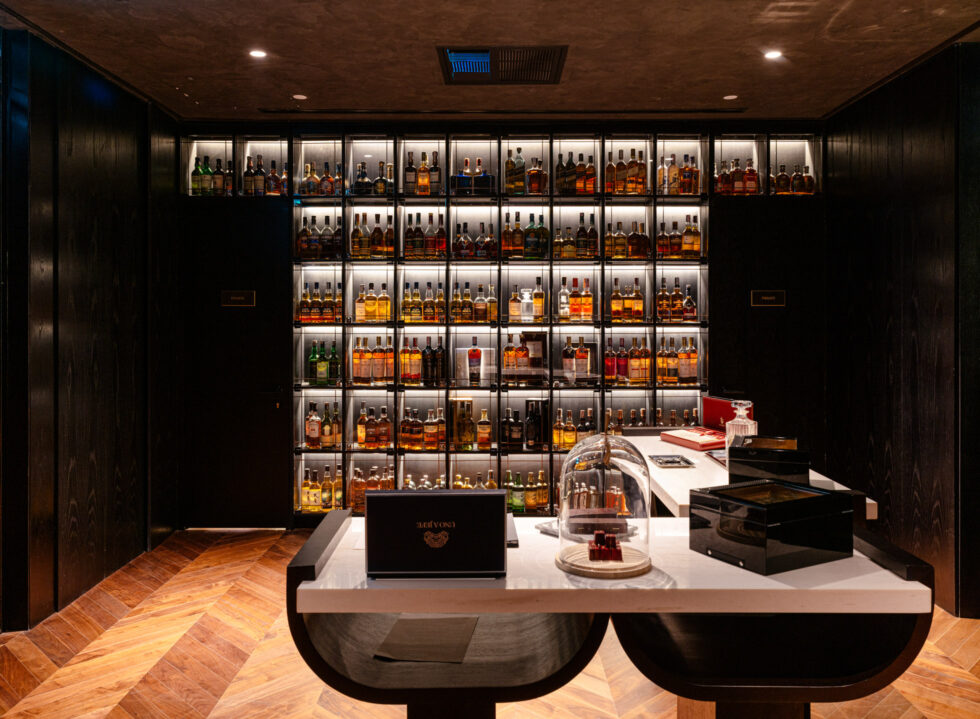 A Sophisticated Drinking Experience at The St. Regis Bar Jakarta