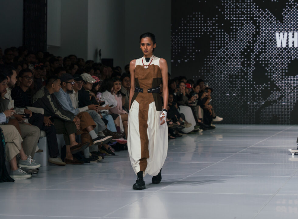 Of Seas and Streets: Sejauh Mata Memandang and White Noise FM