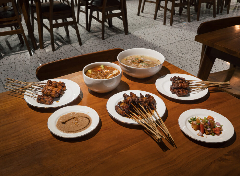 At Sate Putri Hanjawar, Lamb Satays Arrive Just as Imagined