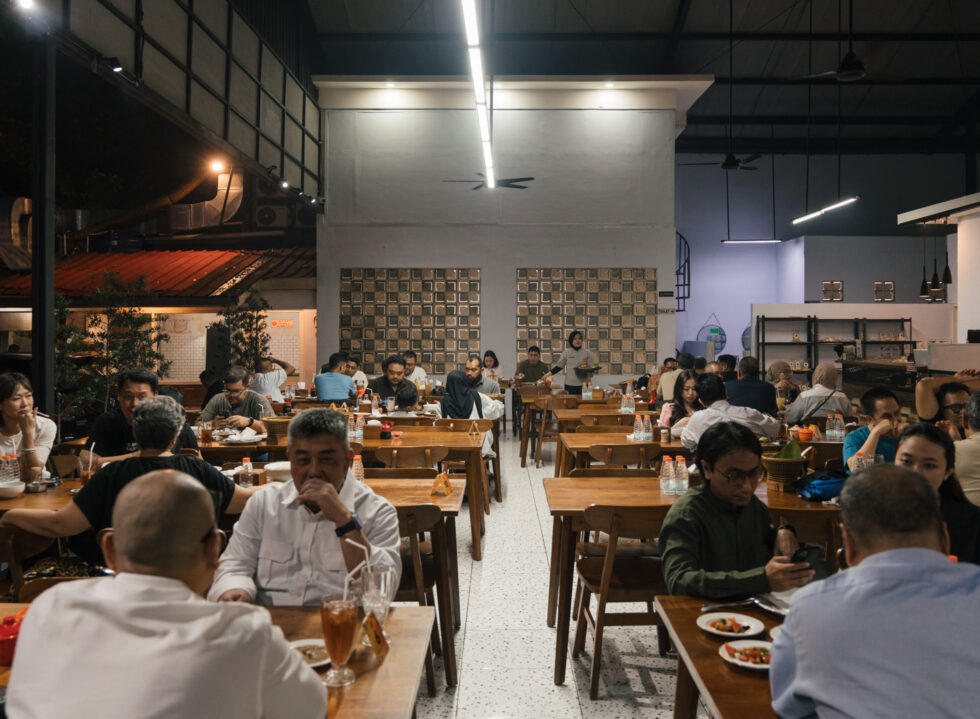 At Sate Putri Hanjawar, Lamb Satays Arrive Just as Imagined