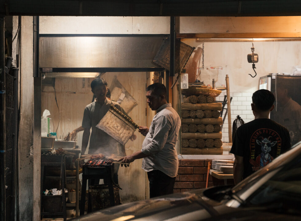 At Sate Putri Hanjawar, Lamb Satays Arrive Just as Imagined