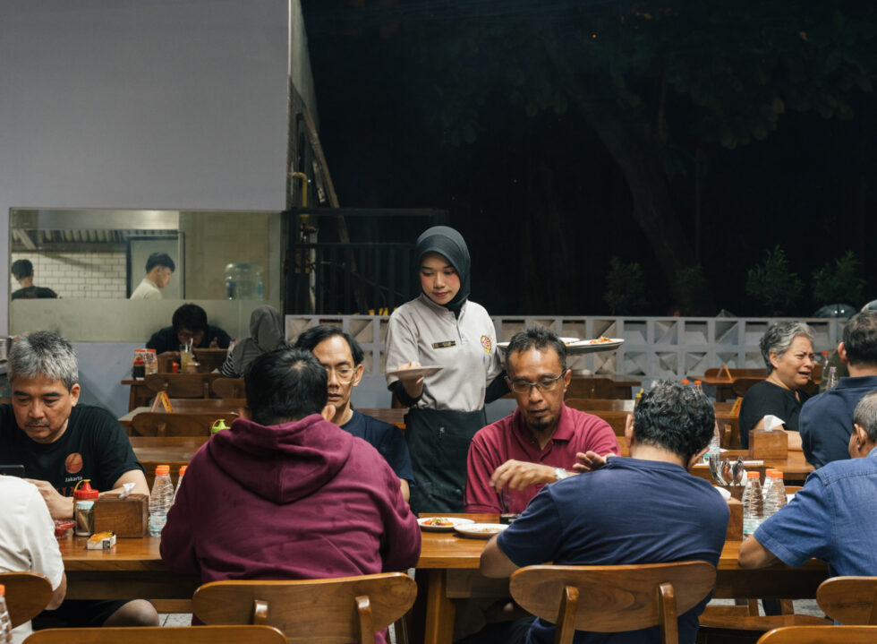 At Sate Putri Hanjawar, Lamb Satays Arrive Just as Imagined
