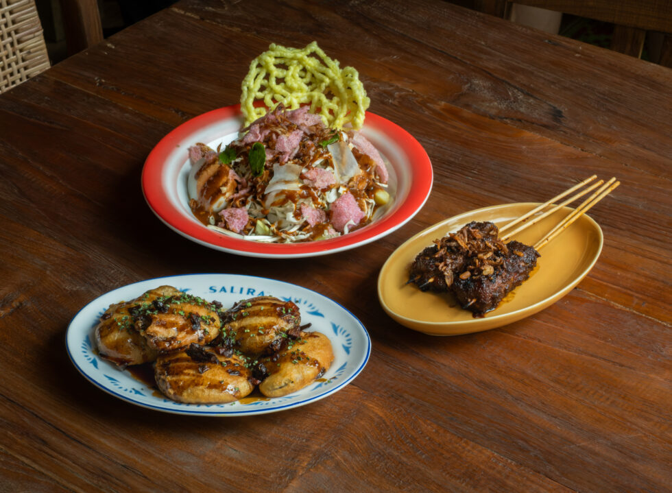 A Familiar Table at Salira