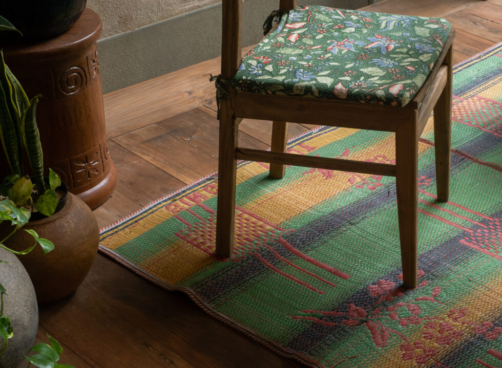 A Familiar Table at Salira